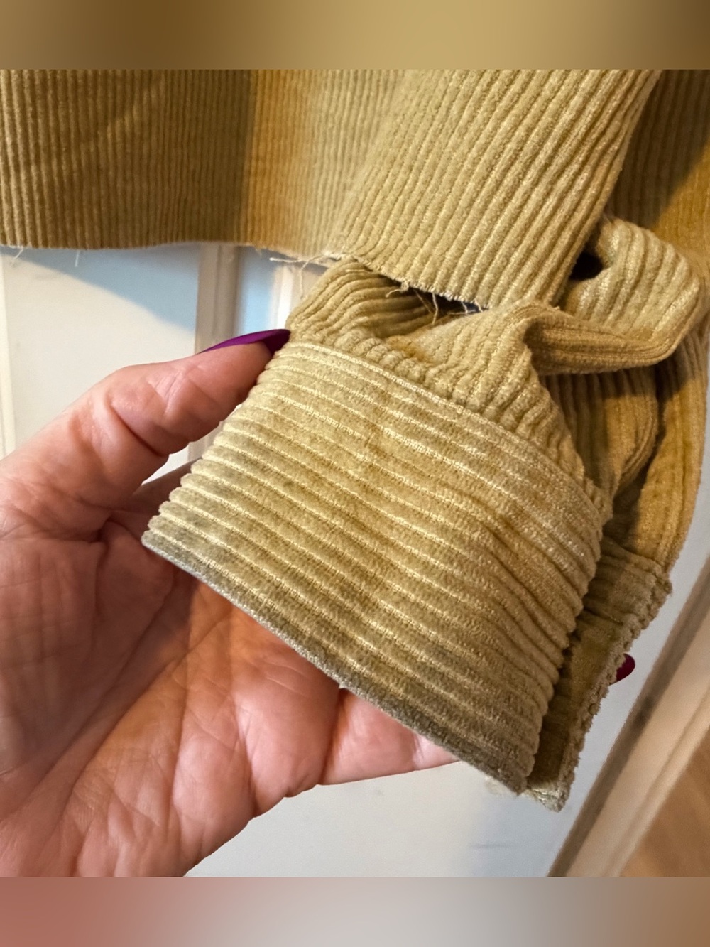 Pretty Little Thing Cropped Raw Hem Corduroy Shirt Jacket - Picture 8 of 10